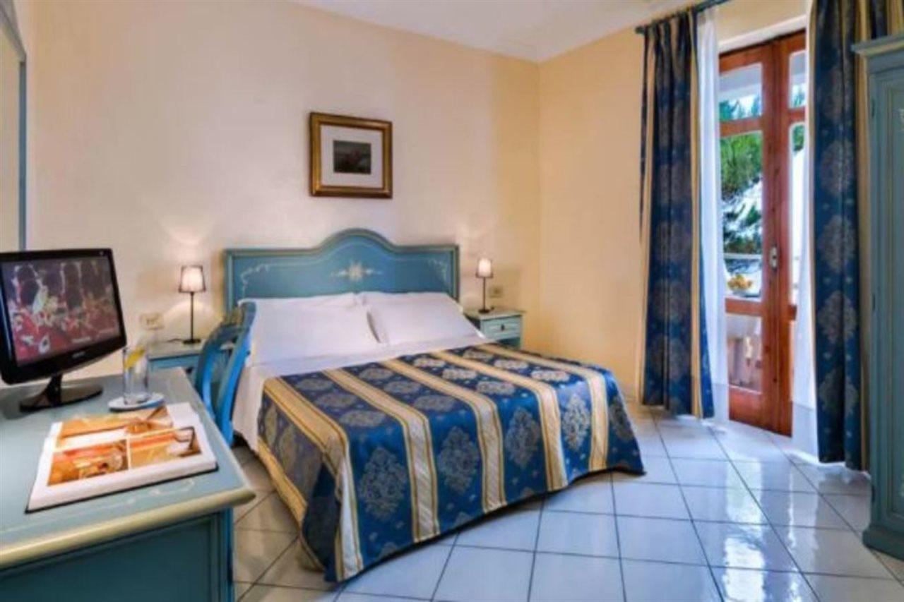 Grazia Scannella 4* Forio (Isola d'Ischia)