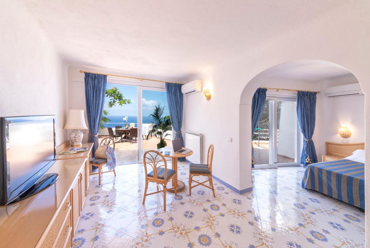 Grazia Scannella 4* Forio (Isola d'Ischia)